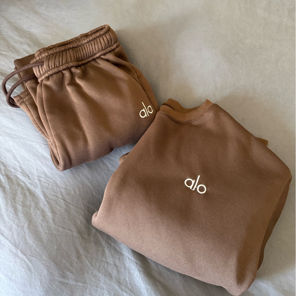 Alo brown sweatsuit (medium)
